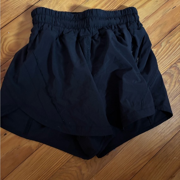 lululemon track that 5” black short - Picture 2 of 2